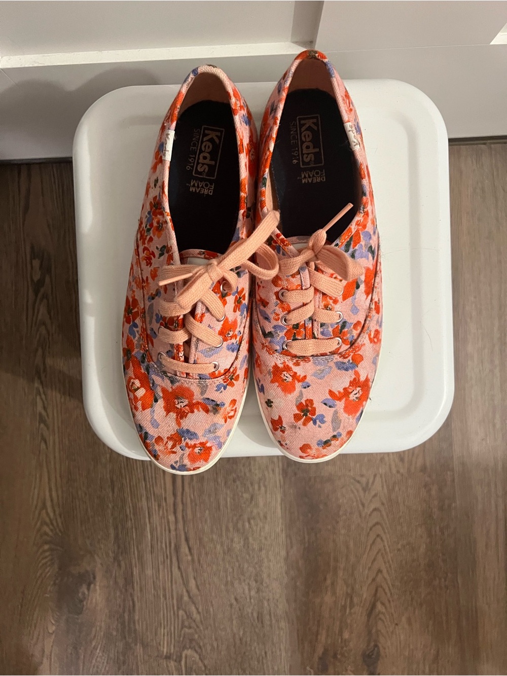 Size 8 - Keds